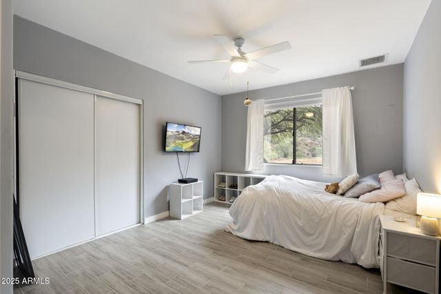 35310 S PINNACLE Place, Black Canyon City, AZ 85324