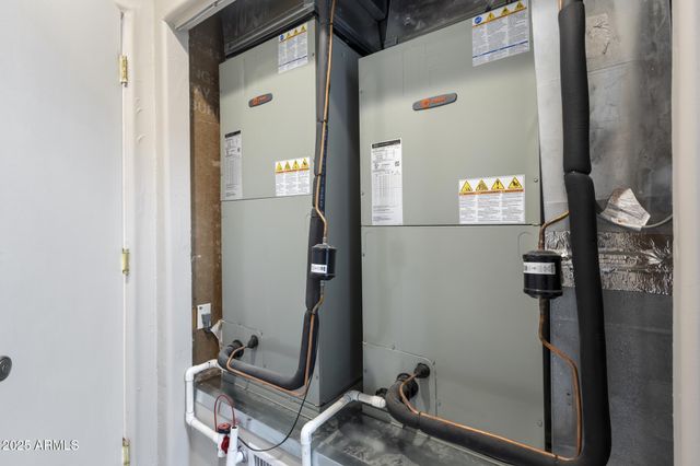 35310 S PINNACLE Place, Black Canyon City, AZ 85324