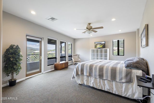 35310 S PINNACLE Place, Black Canyon City, AZ 85324