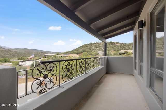 35310 S PINNACLE Place, Black Canyon City, AZ 85324