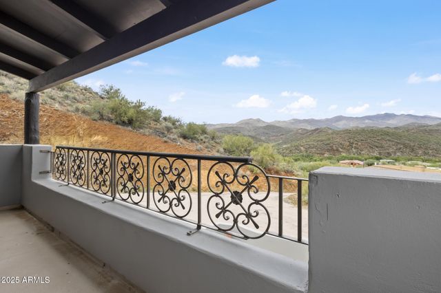 35310 S PINNACLE Place, Black Canyon City, AZ 85324