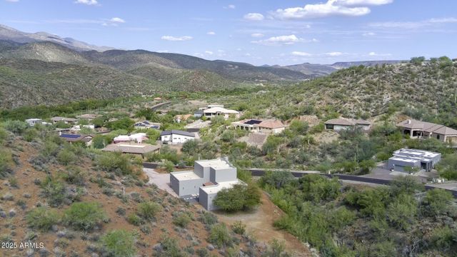 35310 S PINNACLE Place, Black Canyon City, AZ 85324