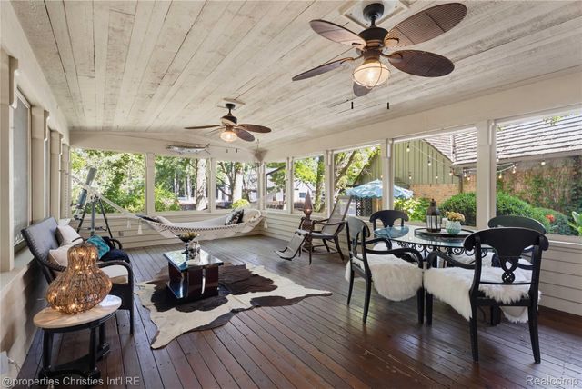 32870 Bingham Lane, Bingham Farms Village, MI 48025