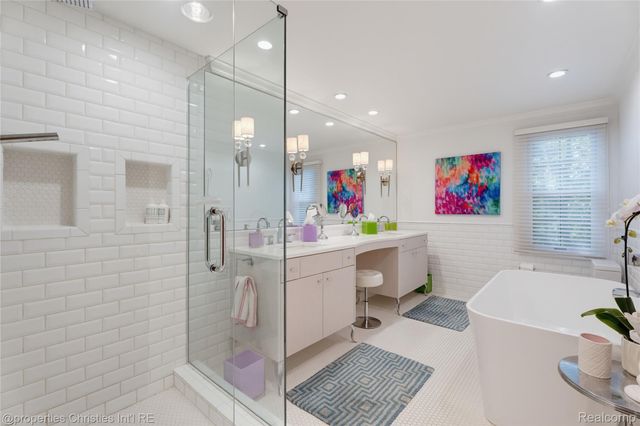 32870 Bingham Lane, Bingham Farms Village, MI 48025