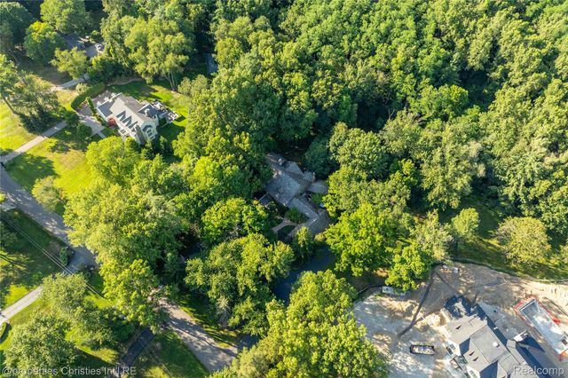 32870 Bingham Lane, Bingham Farms Village, MI 48025
