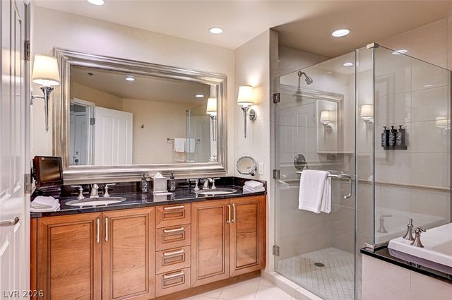 125 East Harmon Avenue 17807, Las Vegas, NV 89109