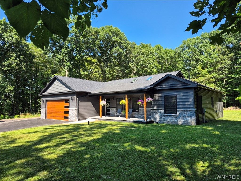 140 Roby Street, Lockport City, NY 14094