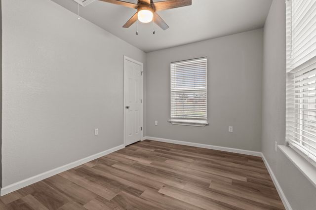 1070 E Reno Road, Reno, TX 76020