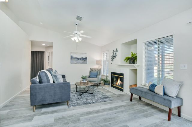 3879 Harvest Cir, Oakley, CA 94561