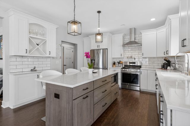 2911 Remy Court NE, Grand Rapids, MI 49505