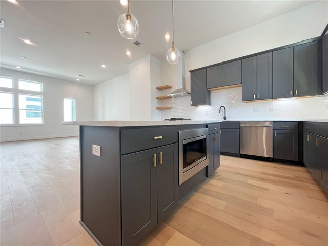 326 Eastwood Street, Houston, TX 77011