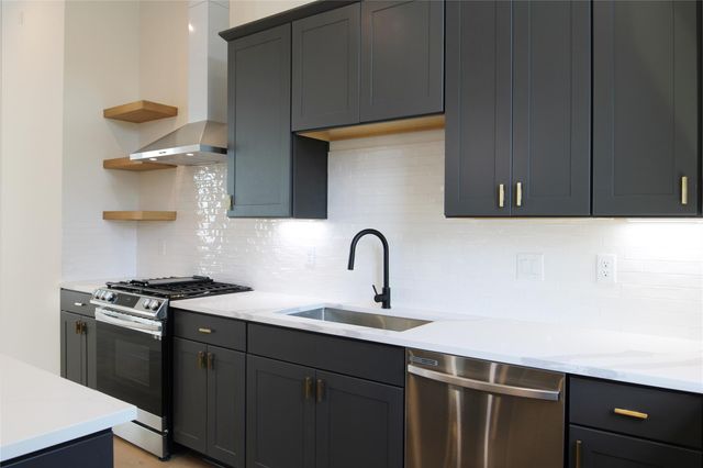 326 Eastwood Street, Houston, TX 77011