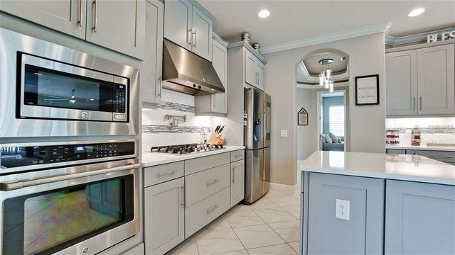 5738 HYDRANGEA CIRCLE, Sarasota, FL 34238