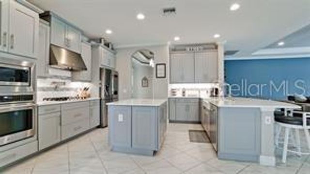 5738 HYDRANGEA CIRCLE, Sarasota, FL 34238
