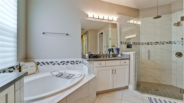 5738 HYDRANGEA CIRCLE, Sarasota, FL 34238