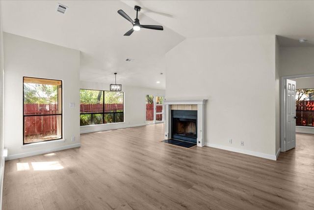 201 Susana LN, Georgetown, TX 78628