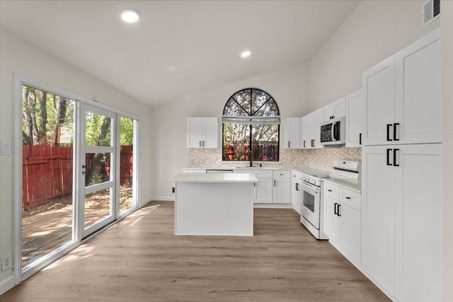 201 Susana LN, Georgetown, TX 78628