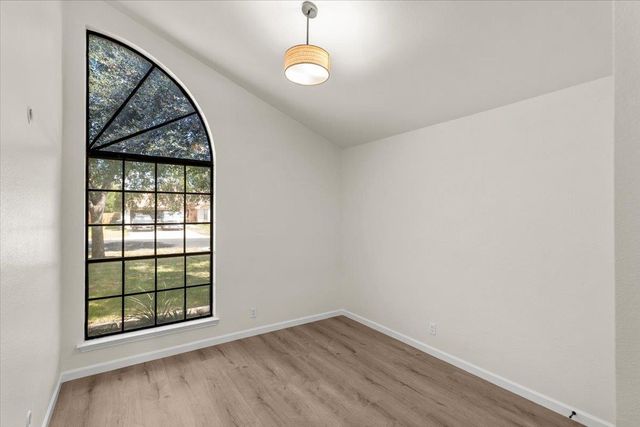 201 Susana LN, Georgetown, TX 78628