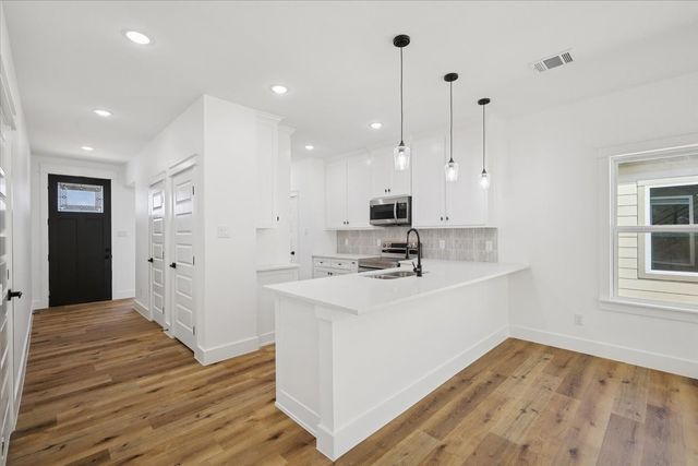 3058 Hardy Street, Fort Worth, TX 76106