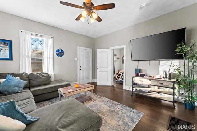 420 S Walnut Street, Trenton, IL 62293