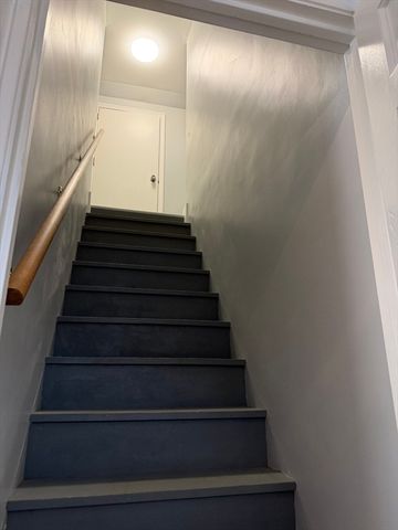 4 Benjamin Rd, Worcester, MA 01602