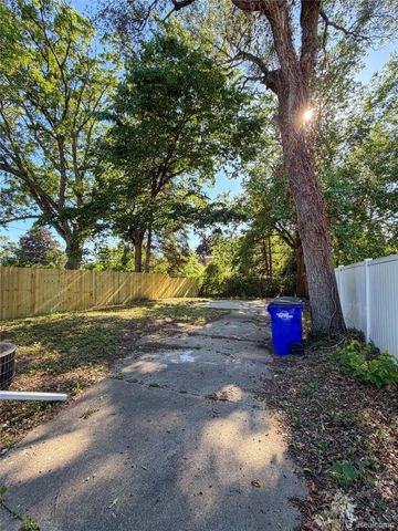 18217 Prairie Street, Detroit, MI 48221