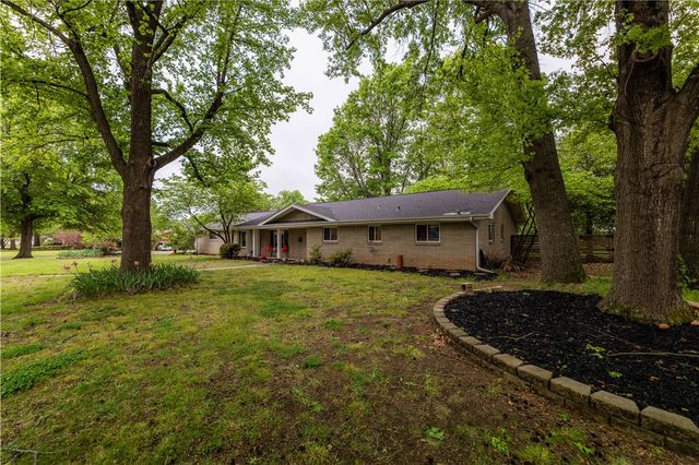 1106 Ranch Drive, Springdale, AR 72762