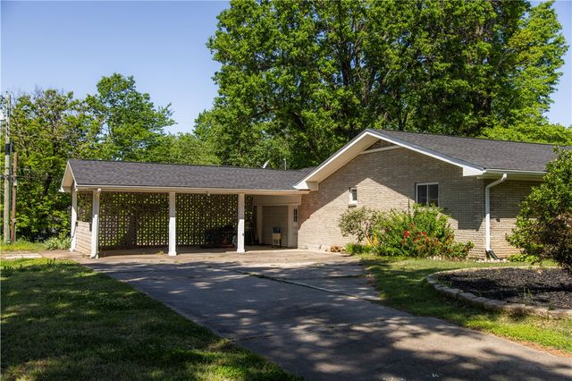 1106 Ranch Drive, Springdale, AR 72762