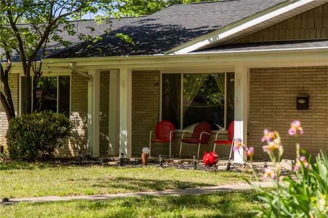 1106 Ranch Drive, Springdale, AR 72762