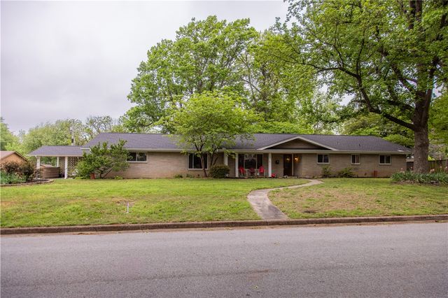 1106 Ranch Drive, Springdale, AR 72762