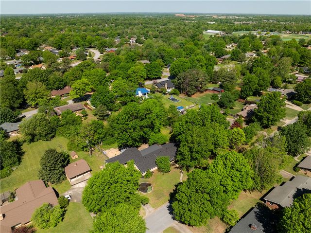 1106 Ranch Drive, Springdale, AR 72762