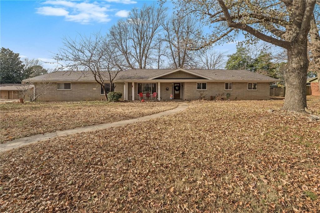 1106 Ranch Drive, Springdale, AR 72762