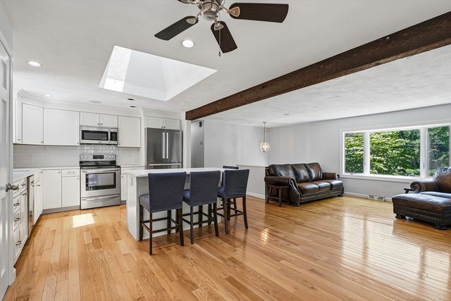 17 Eric Ln, North Attleboro, MA 02760