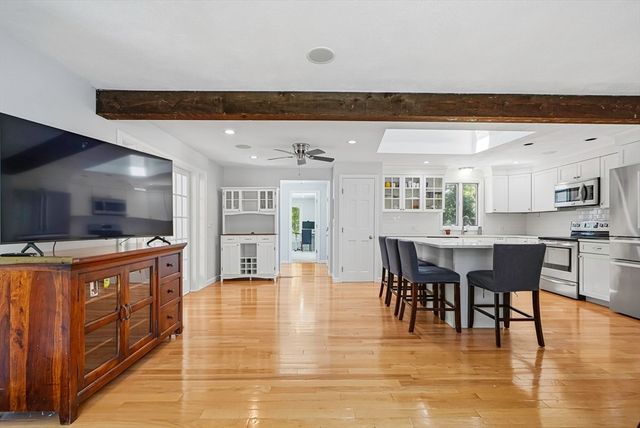 17 Eric Ln, North Attleboro, MA 02760