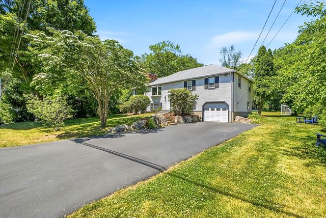 17 Eric Ln, North Attleboro, MA 02760