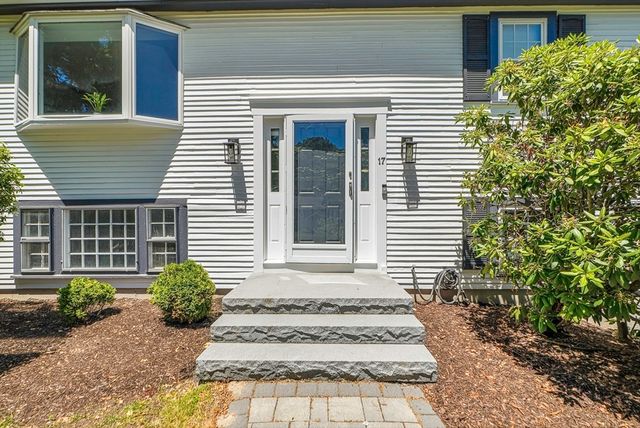 17 Eric Ln, North Attleboro, MA 02760