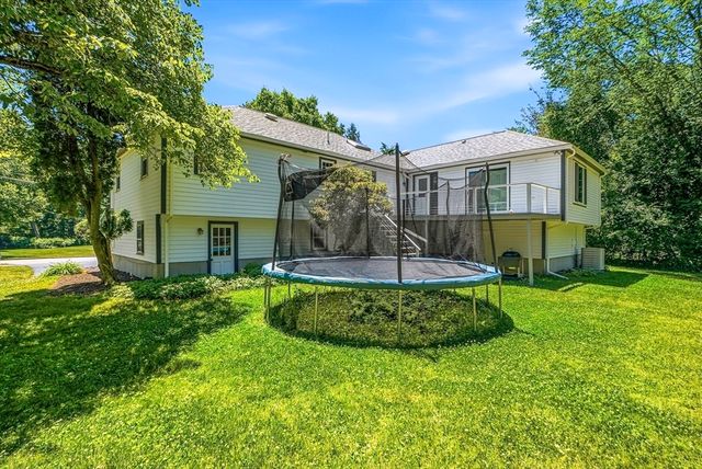 17 Eric Ln, North Attleboro, MA 02760