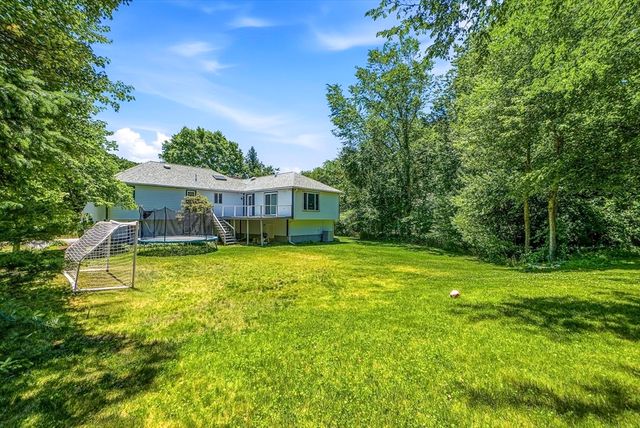 17 Eric Ln, North Attleboro, MA 02760
