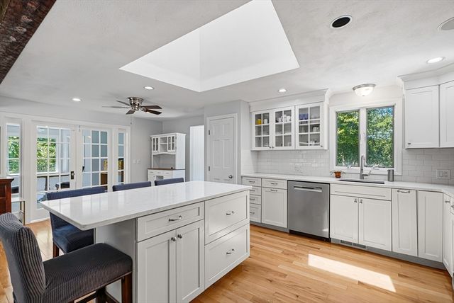 17 Eric Ln, North Attleboro, MA 02760
