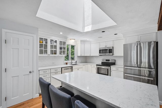 17 Eric Ln, North Attleboro, MA 02760