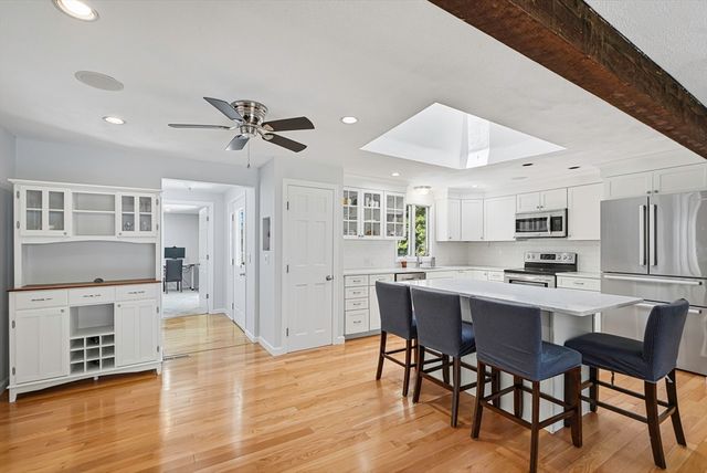 17 Eric Ln, North Attleboro, MA 02760