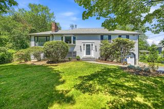 17 Eric Ln, North Attleboro, MA 02760