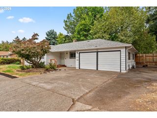 2593 HONEYSUCKLE Way, Salem, OR 97301