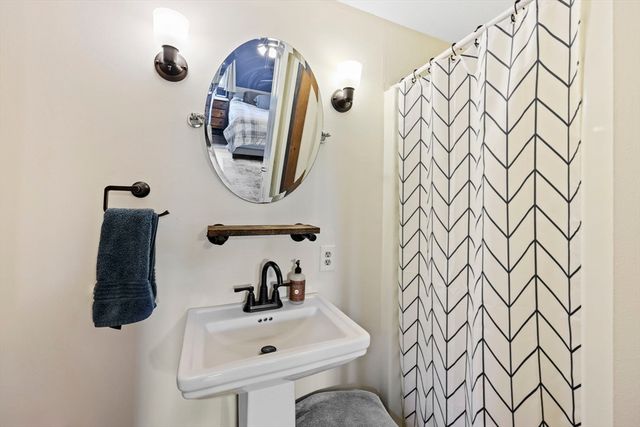 401 N Washington St, Belchertown, MA 01007