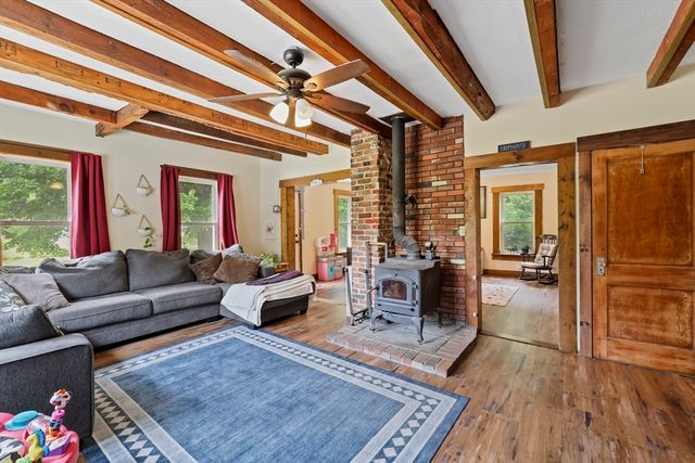 401 N Washington St, Belchertown, MA 01007