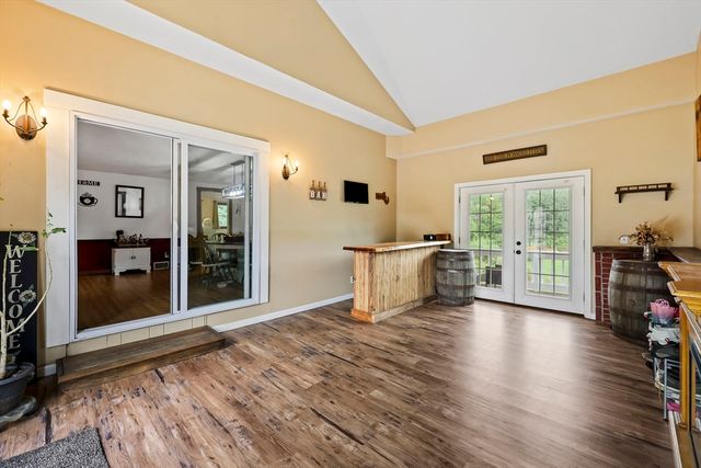 401 N Washington St, Belchertown, MA 01007