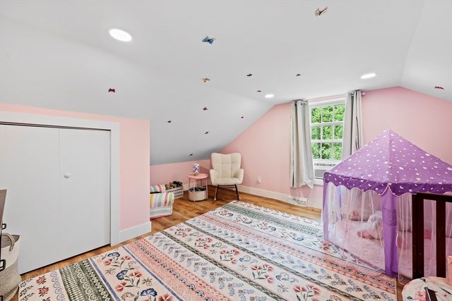 401 N Washington St, Belchertown, MA 01007