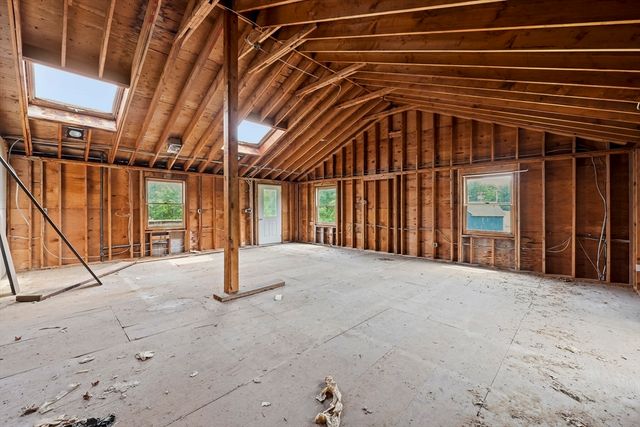 401 N Washington St, Belchertown, MA 01007