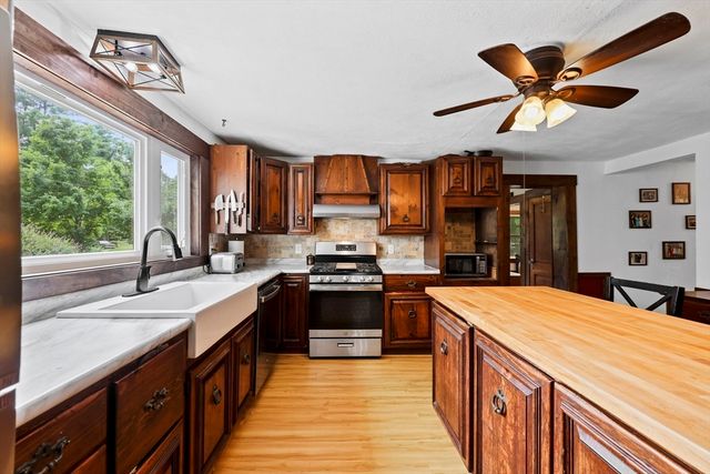 401 N Washington St, Belchertown, MA 01007