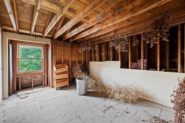 401 N Washington St, Belchertown, MA 01007